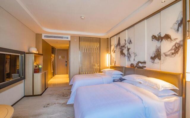Sheraton Yunfu Xinxing Hotel