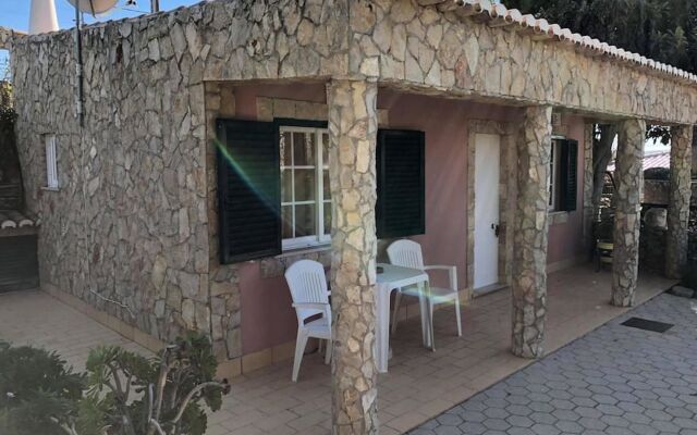 House With one Bedroom in Odiáxere, With Pool Access, Enclosed Garden