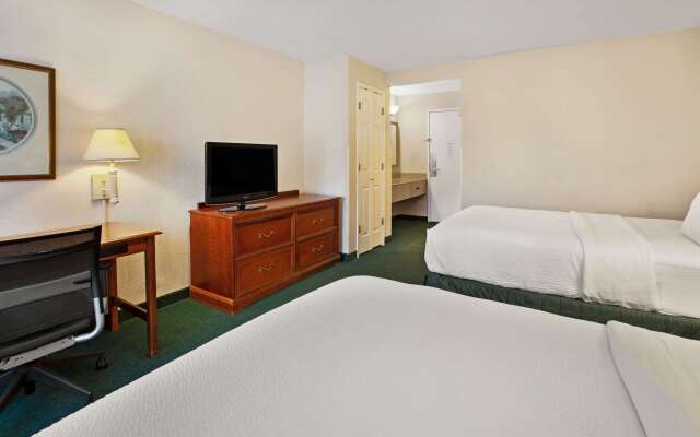 La Quinta Inn by Wyndham Detroit Canton