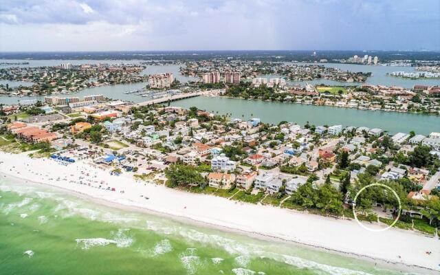 Sunset Beach House - Beach Hugger 2