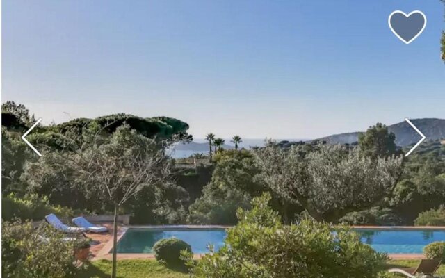 Apartment with 4 bedrooms in Ramatuelle with wonderful sea view private pool enclosed garden