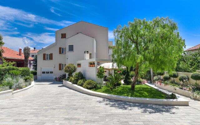 Villa Calypso Royal Apartment