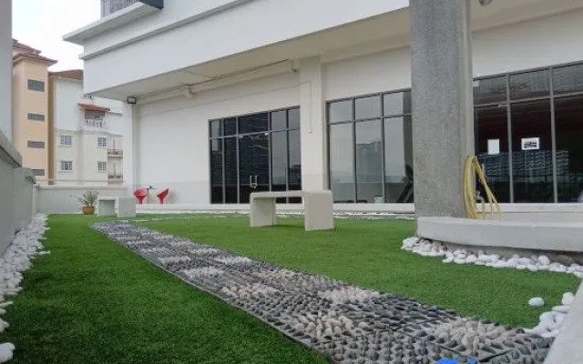 [NEW] Private Jacuzzi | Near Velocity Mall | MRT