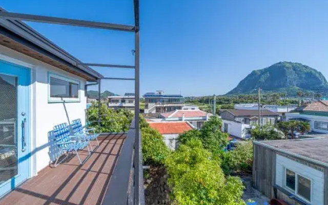 Rein Jeju Family Room with Mountain 101