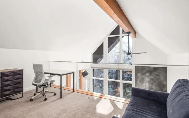 Fifth Avenue Condominiums by Frias