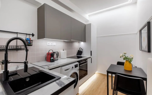 Viora Stunning Deluxe Studio in Athens