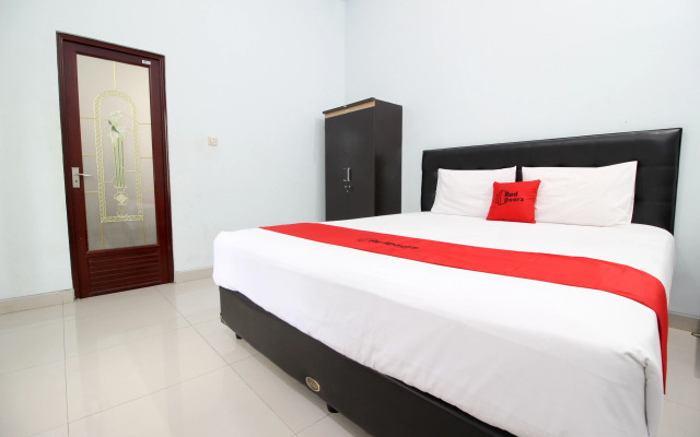 RedDoorz Plus @ Timoho