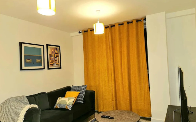 Exquisite, Cosy 2-bed Apartment in Salford