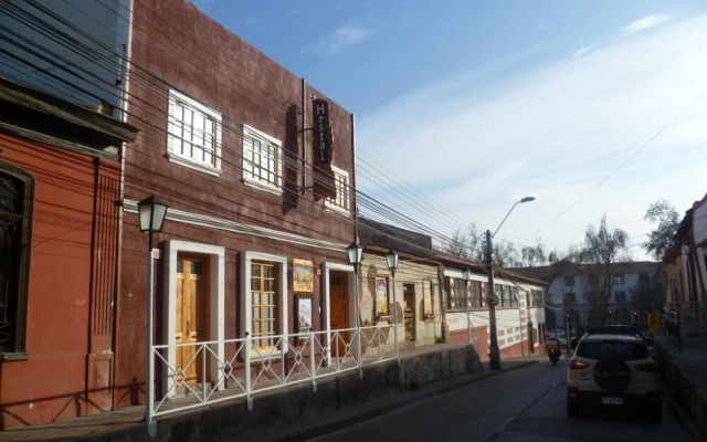 Hostal Valle Mistral - Hostel