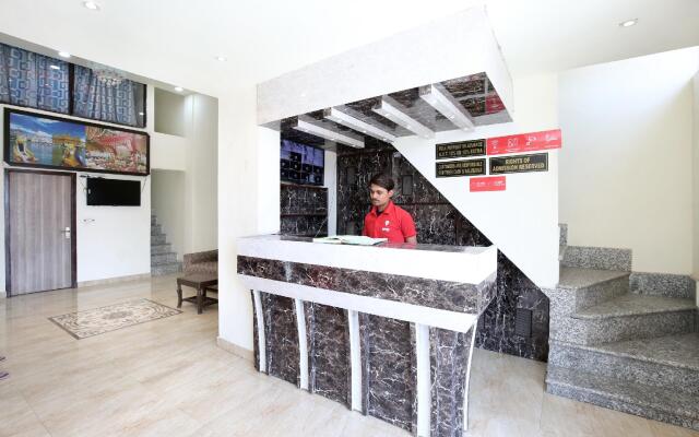 OYO Flagship 41641 Poonam Palace