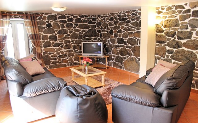 Dinis Country Cottage by Our Madeira