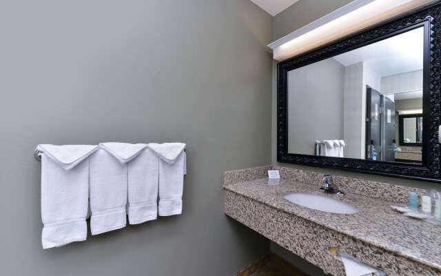 Comfort Suites Airport Tukwila Seattle