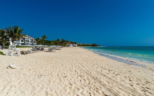 Z Casa Gardenia 2 Bedroom Condo by Redawning