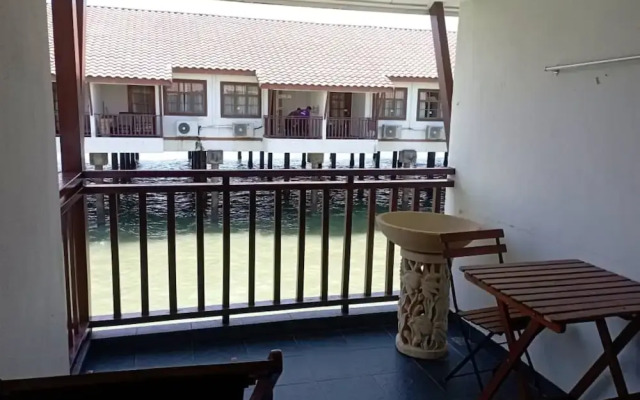 Alpine Premium Water Chalet 2