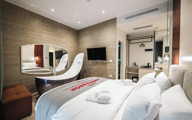 Ambasador Hotel