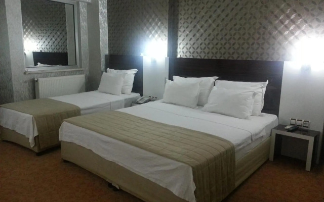 Anya Suit Otel