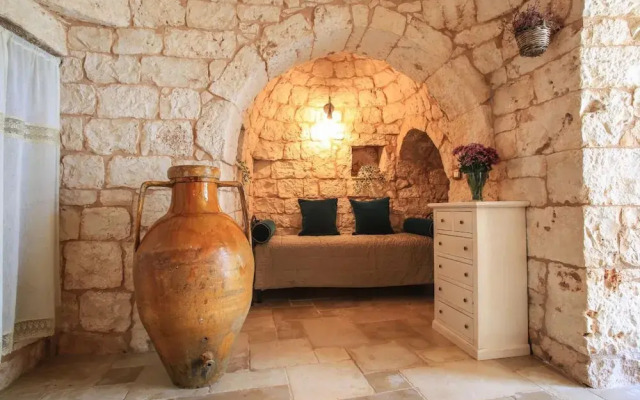 Trullo Degli Ulivi con Piscina e Idromassaggio