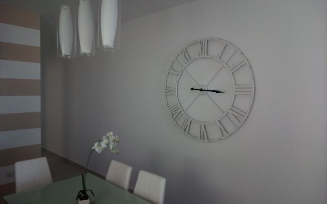 The Edge Apartment