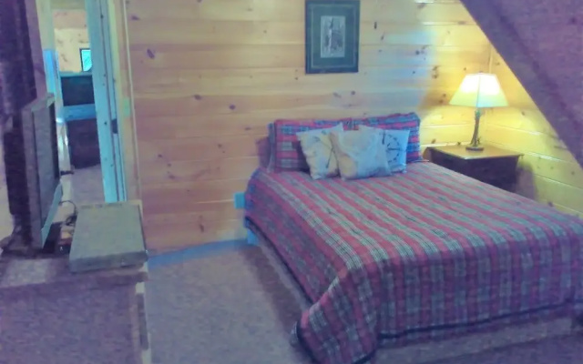 BEAR RIDGE Apartment 4 NEVAEH CABIN RENTALS