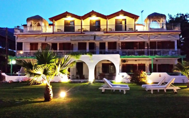 Studios & Apartments Efrosini