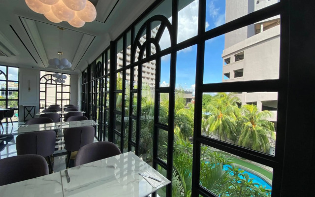 Grand Eska Hotel & Suite
