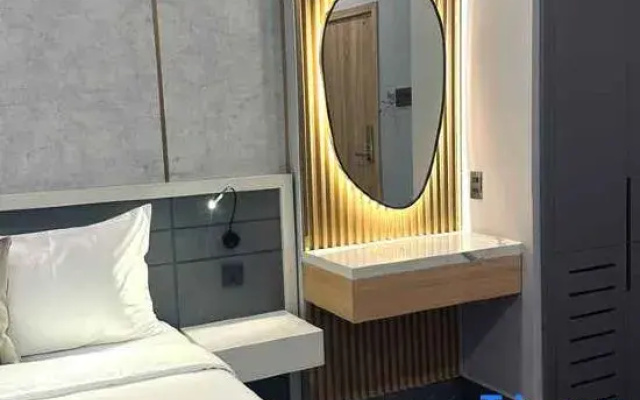 Lion 9 Hotel