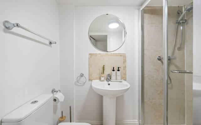 Modern Flat in Paddington