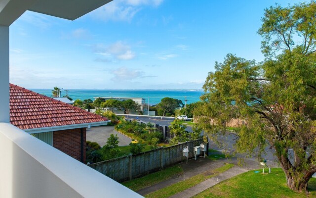 Auckland Campbell’s Bay Seaside Retreat