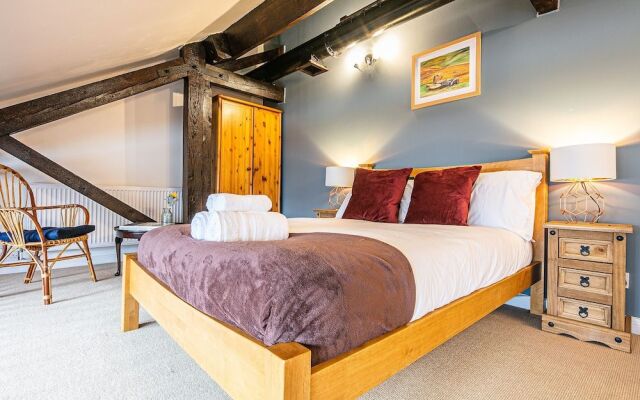 Victoria Quays Loft Apt - Free Parking