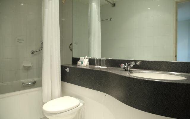 Holiday Inn Cardiff City Centre by IHG