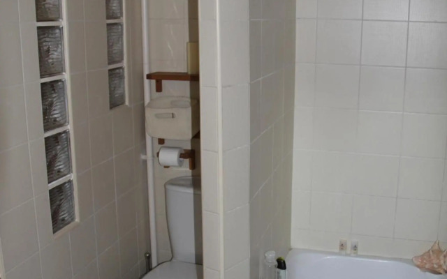 Queen Zita Apt 130 m2 near Chain Bridge