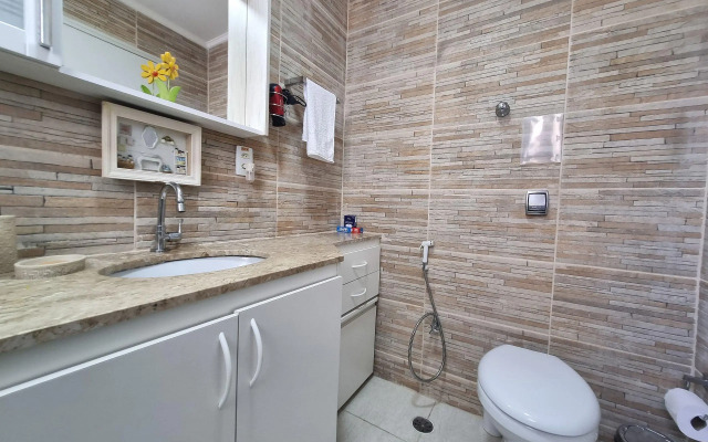 Apto em frente à praia em Caraguatatuba