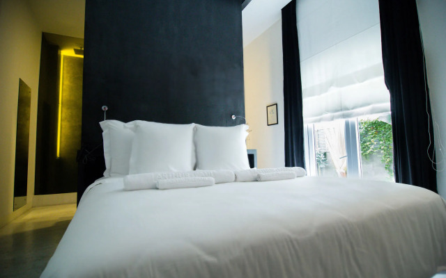 Arthur&Paul - Caters to Men