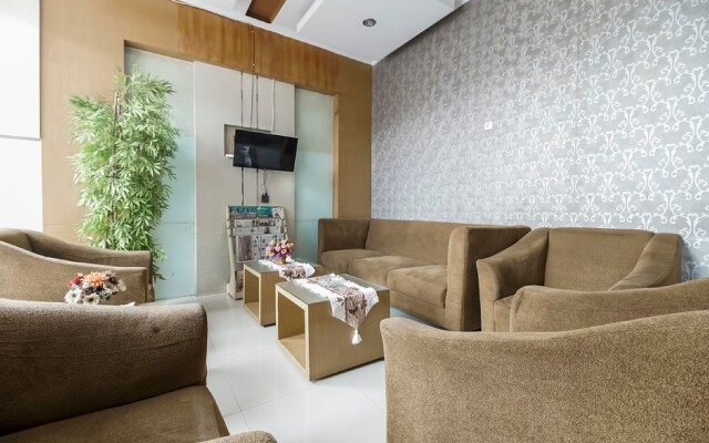 RedDoorz near Mall Panakkukang 3