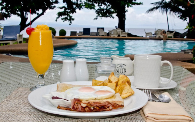 Mike's Dauin Beach Resort
