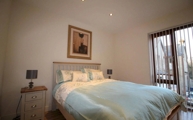 Lux Living Apartments - Alpha Apartments