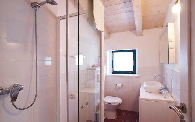 Stunning Home in Kanfanar With Wifi and 4 Bedrooms