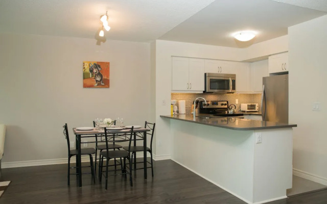 Sarkar Suites-Downtown Apartments