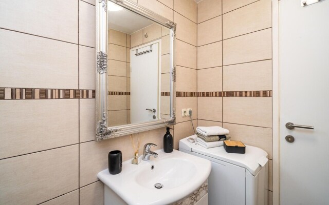 Amazing Home in Komolac With Wifi and 1 Bedrooms