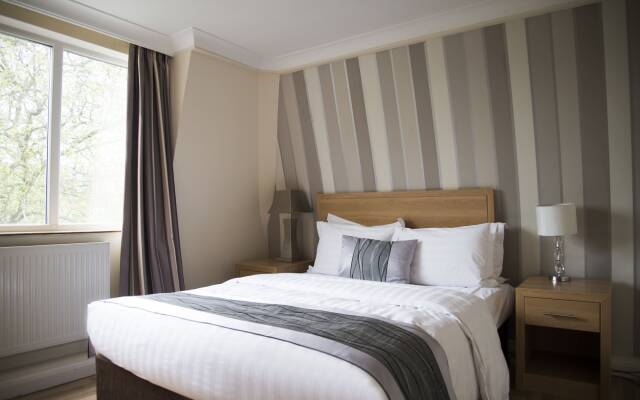 The New London Carlton Hotel & Service Apartments