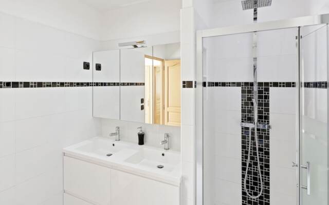 Detached house with private pool, 4 km from the medieval town of Brignoles