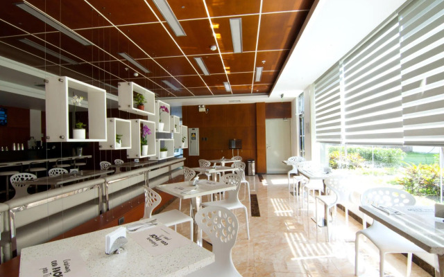 LYZ Business Hotel
