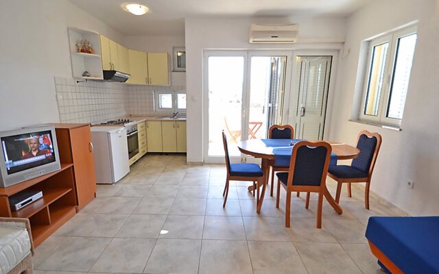 Apartment Golub Karlobag 25067