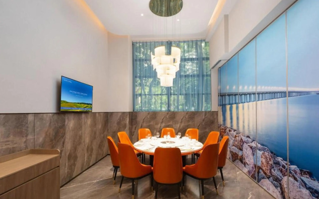 Shenzhen Naive S Hotel (Xili Metro Station Store)