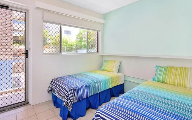 Beachcomber Unit 2 7 Dingle Ave