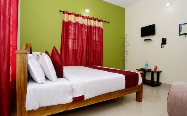 OYO 10421 La Flora Resorts