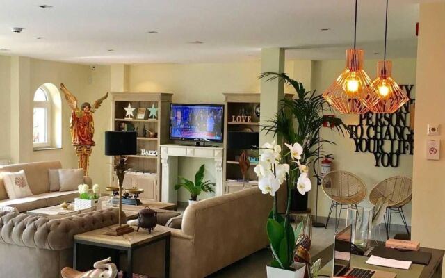 La Fuentona De Santillana