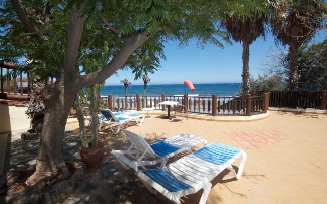 Bungalows Side Shore