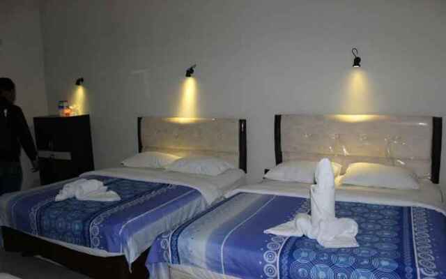 OYO 557 Hotel Prima Asri 153