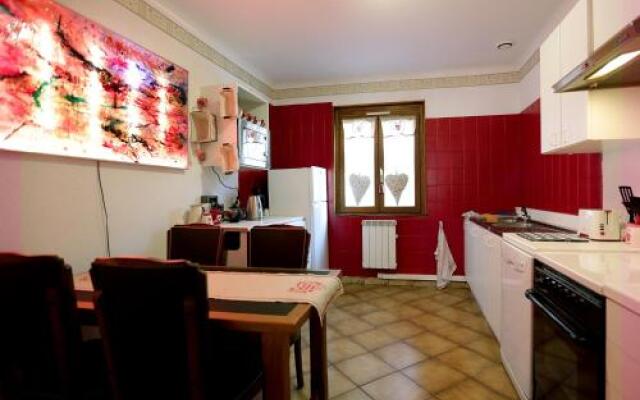 A La Maison De Marie